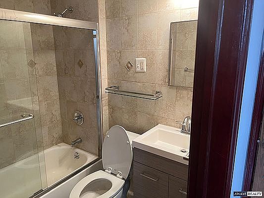 4th image of 380 Van Brunt St #2F
