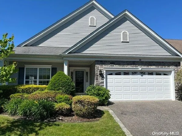 48 Louden Loop #48, Mount Sinai, NY 11766