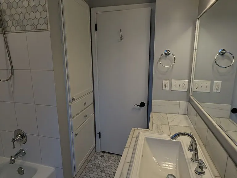 6228 Newton Ave S — Photo 24