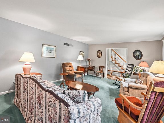 5th image of 3425 Harrowgate Rd