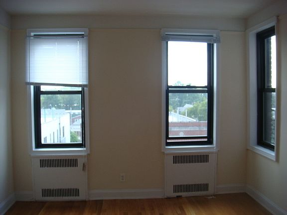 5th image of 2147 E 17th St APT 4G