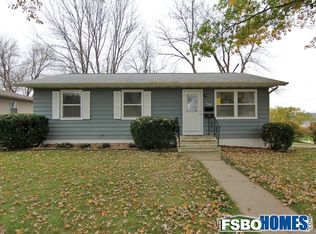 464 Mayberry Dr NW, Cedar Rapids, IA 52405