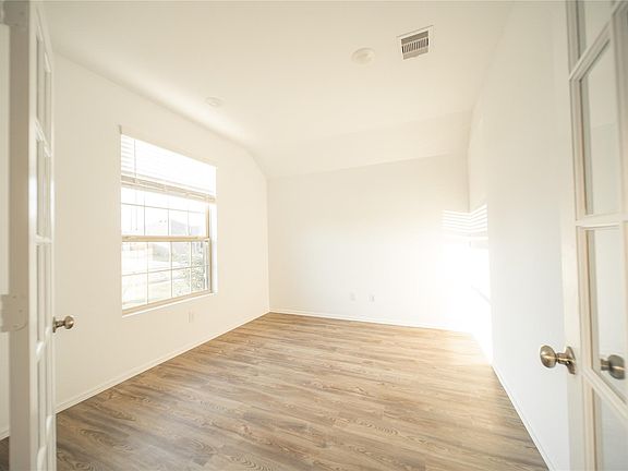 3rd image of 2611 Olivine Stone Dr