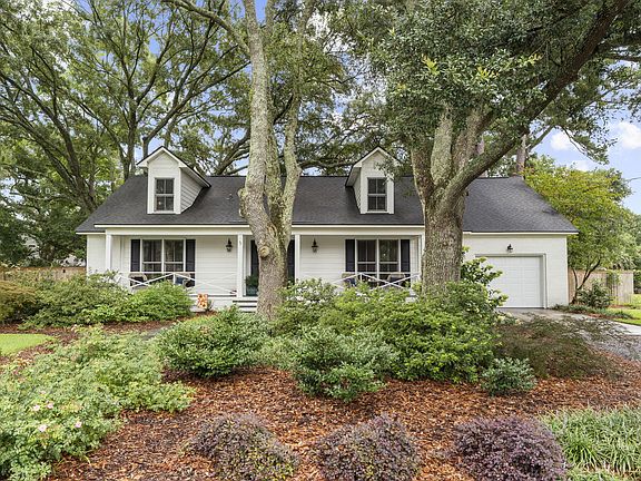 2nd image of 1114 Meadowcroft Ln