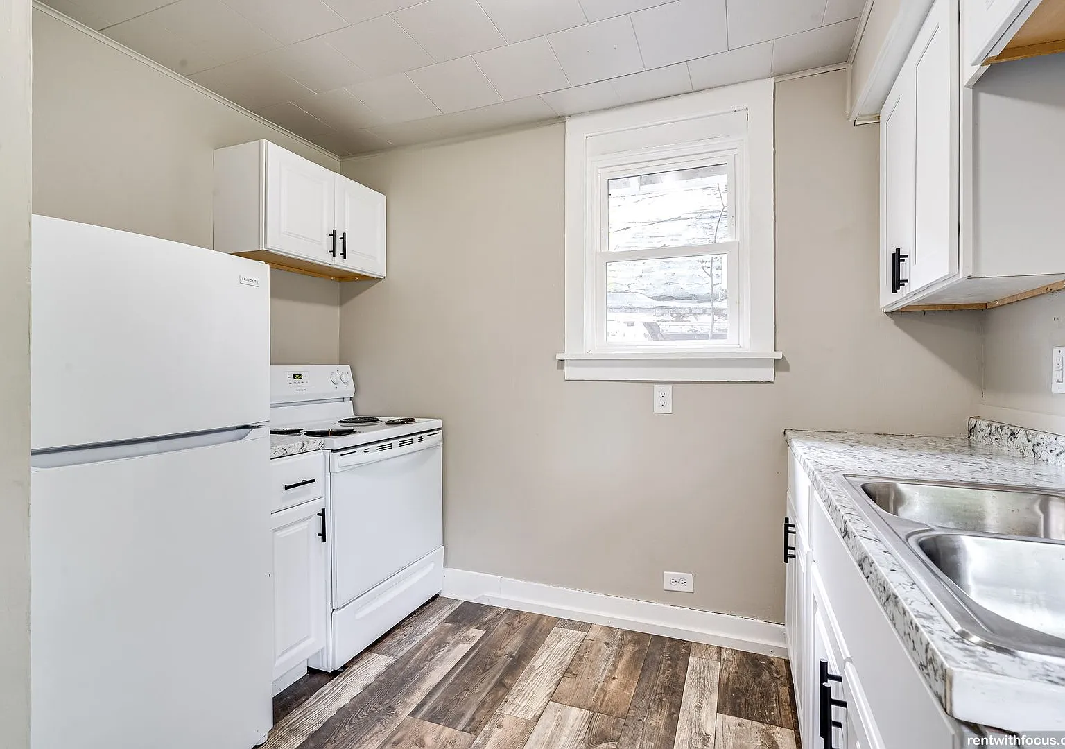 579 Mt. Vernon St. — Photo 1