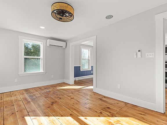 3rd image of 30 Meader St