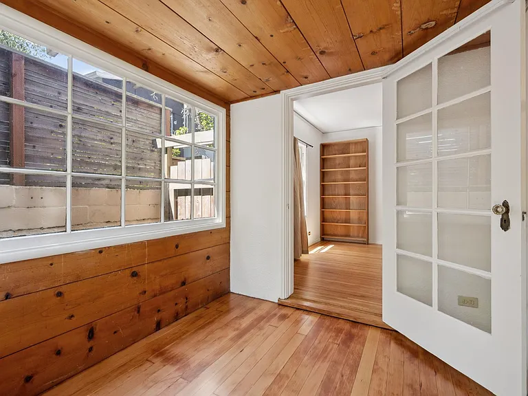111 Windsor Ave — Photo 30