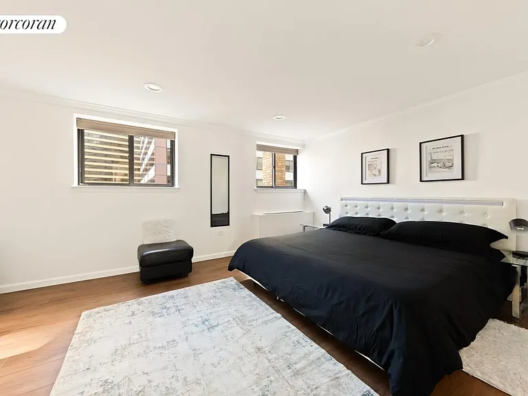 150 W 51st St #2124 — Photo 3