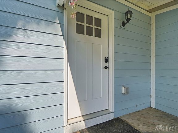 5th image of 1075 Kenton St