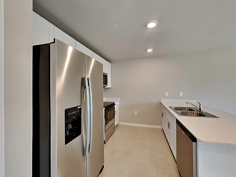 4 bed, 2.0 bath, 1499 sqft, $1,799 — Photo 3