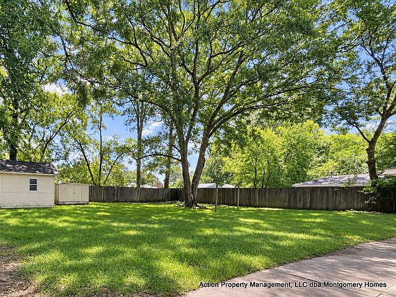 4th image of 803 Perry Hill Rd