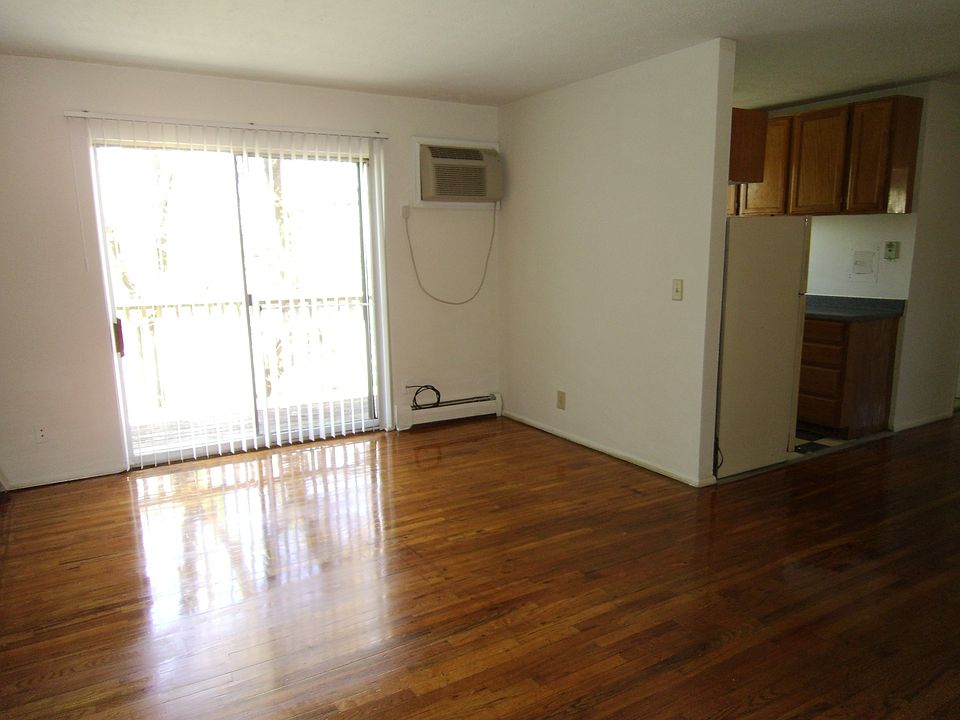 2nd image of 19 E North St APT 5
