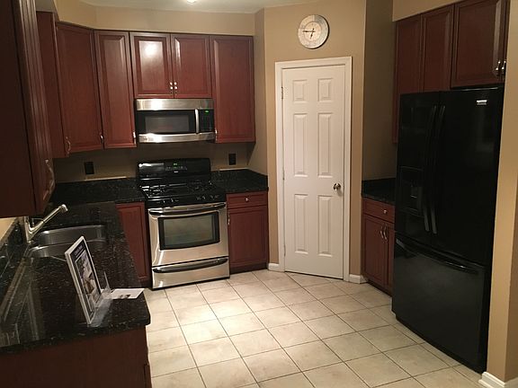 4th image of 7003 Kings Manor Dr