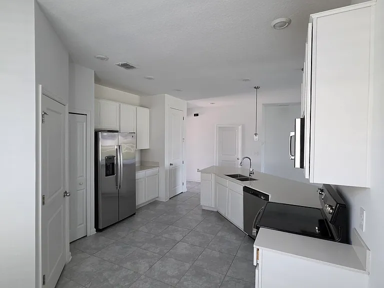 316 Heroic Rd — Photo 2