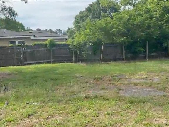 4th image of 306 Chance Rd