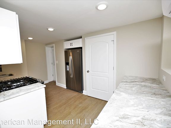 4th image of 213 Wilson St #10927502