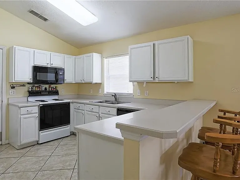 1748 Hunters Greene Ct — Photo 4
