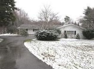 10701 Washington St, Chagrin Falls, OH 44023