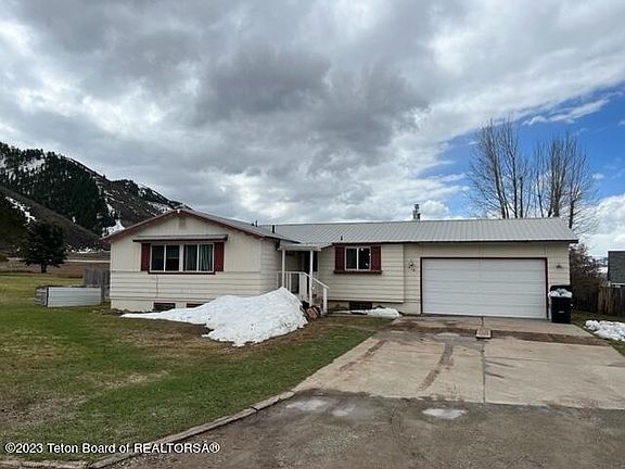 3rd image of 218 East Ave #9