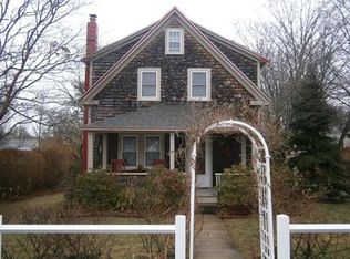 24 Chase St, Hyannis, MA 02601