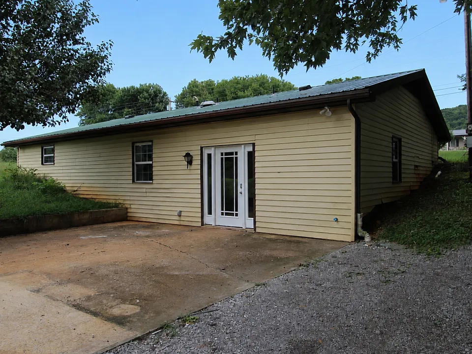 3990 Seven Springs Rd