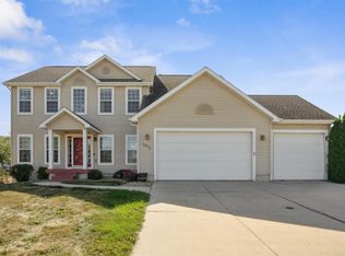 2812 Covey Ct, Cedar Falls, IA 50613