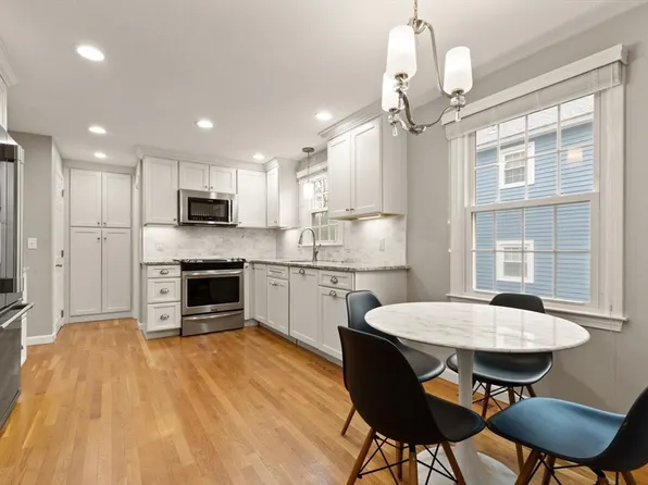 19 Fairway Cir, Natick, MA 01760