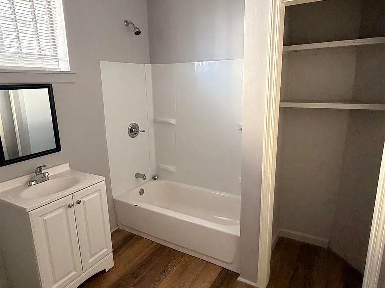 1346 Main St #A — Photo 14