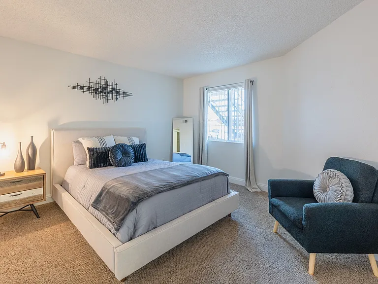 Sunset Winds Apartments — Photo 6