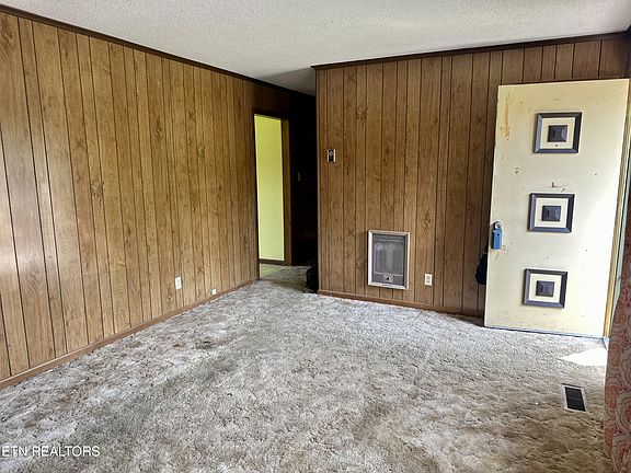 2nd image of 7129 Meadowbrook Cir