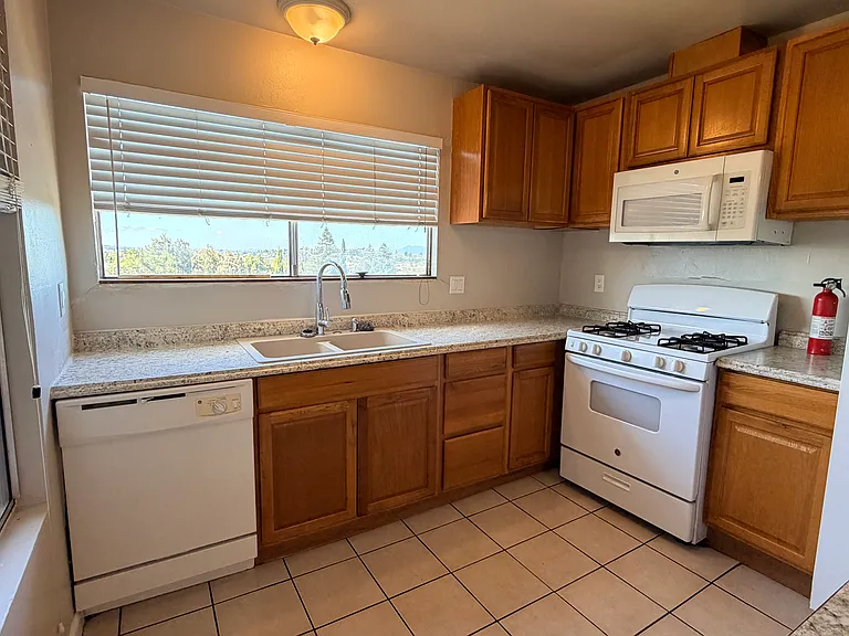 355 Parkview Ter #K4 — Photo 9