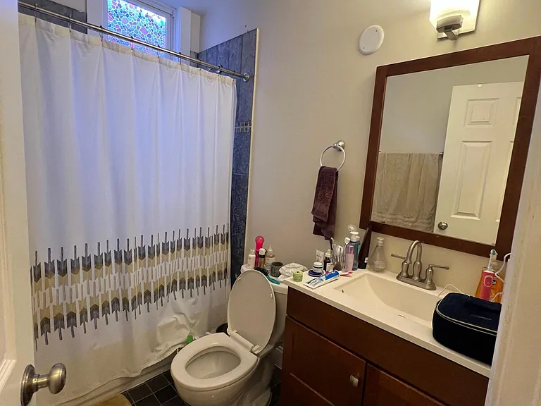 27 R St NE #A — Photo 8