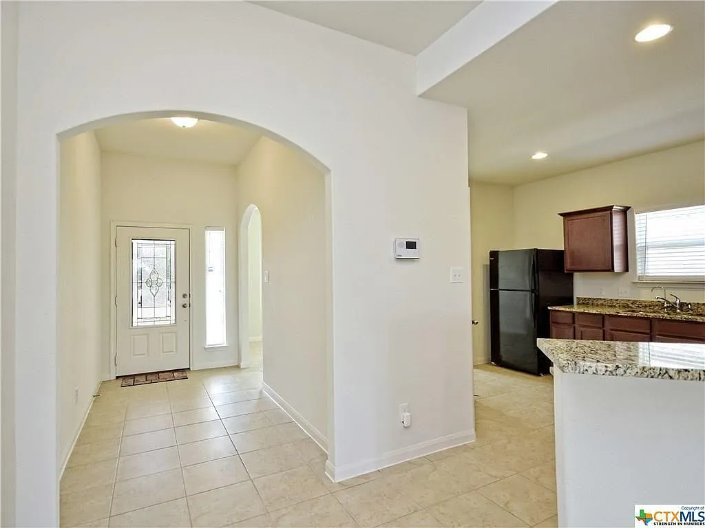 3 bed, 1735 sqft, $1,950 — Photo 3