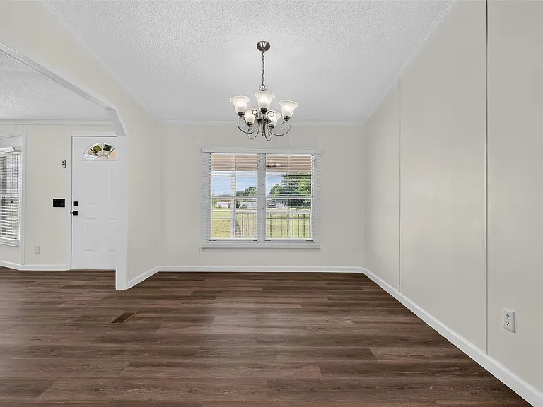 1955 Lauren Ln — Photo 13
