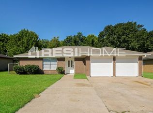 7127 Kings Dr, Baytown, TX 77521