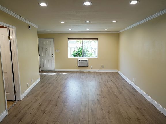 3rd image of 1620 N San Fernando Blvd APT 41