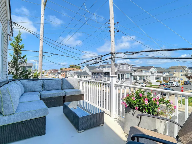 7000 Winchester Ave #TOP FLOOR — Photo 30