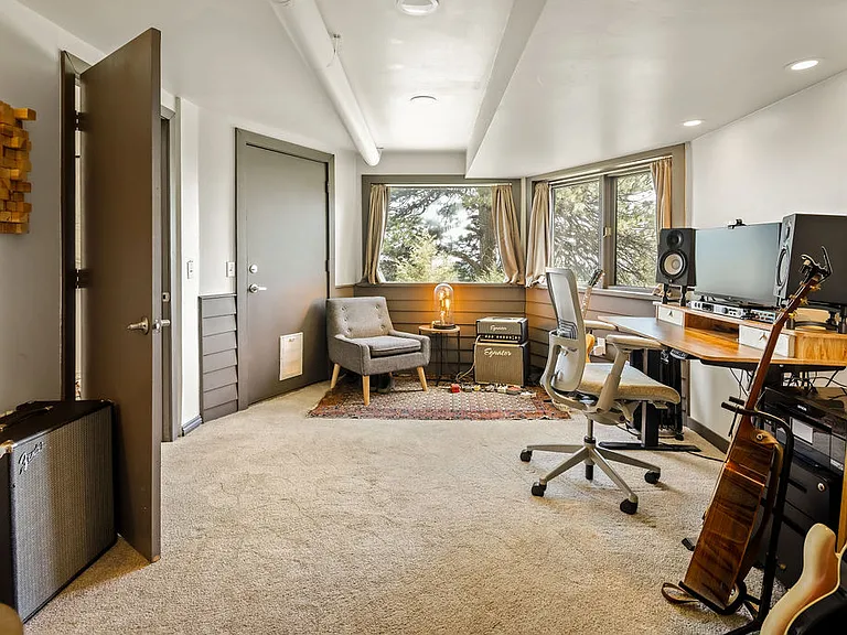 Office or flex room