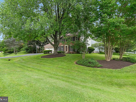 4th image of 16901 Continental Ct