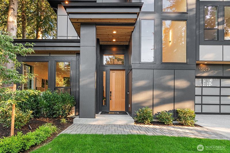 3rd image of 15019 SE 16th Street