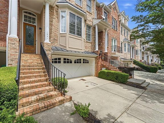 2nd image of 1041 Emory Parc Pl
