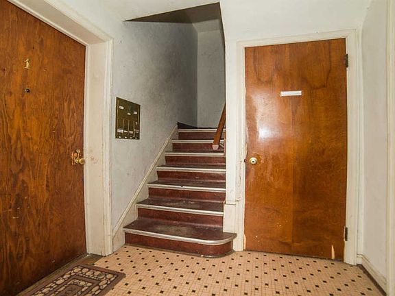 2nd image of 2404 Losantiville Ave