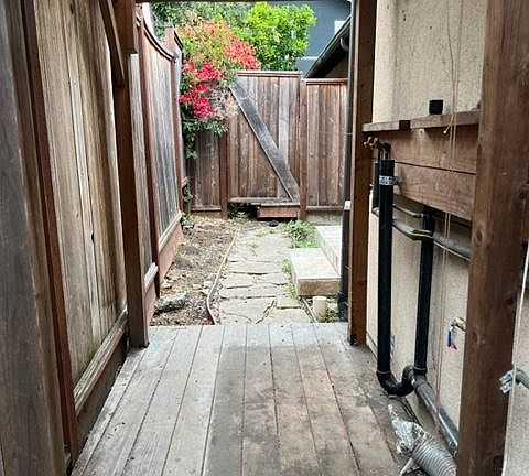 Washer/ Dryer hook ups