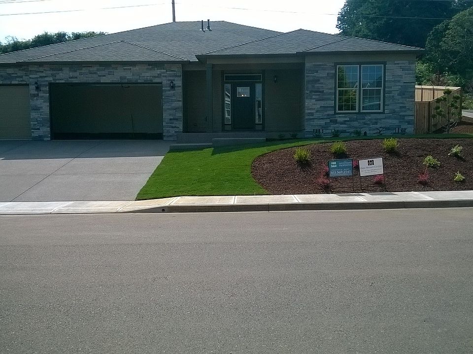 Corner lot, Executive Home