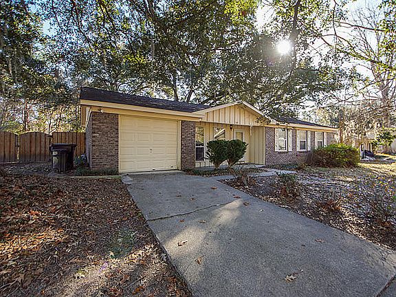 2nd image of 108 Sprucewood Dr