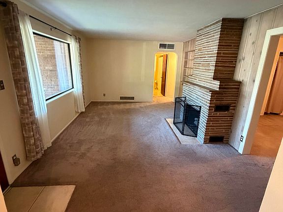 5th image of 2738 E Farr St