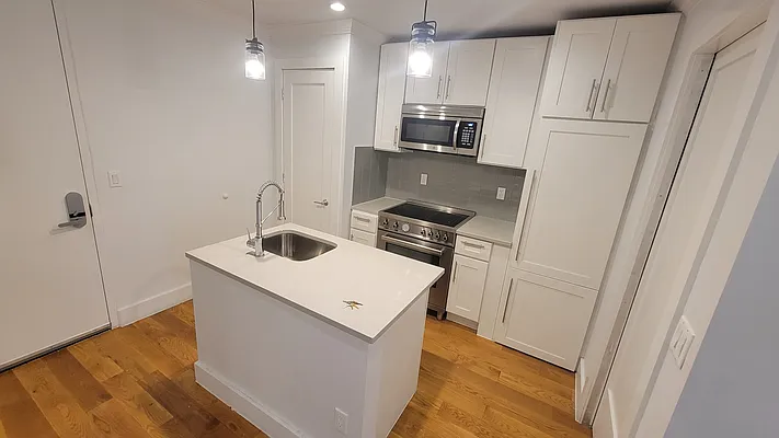 Rented by OGI Management | media 16