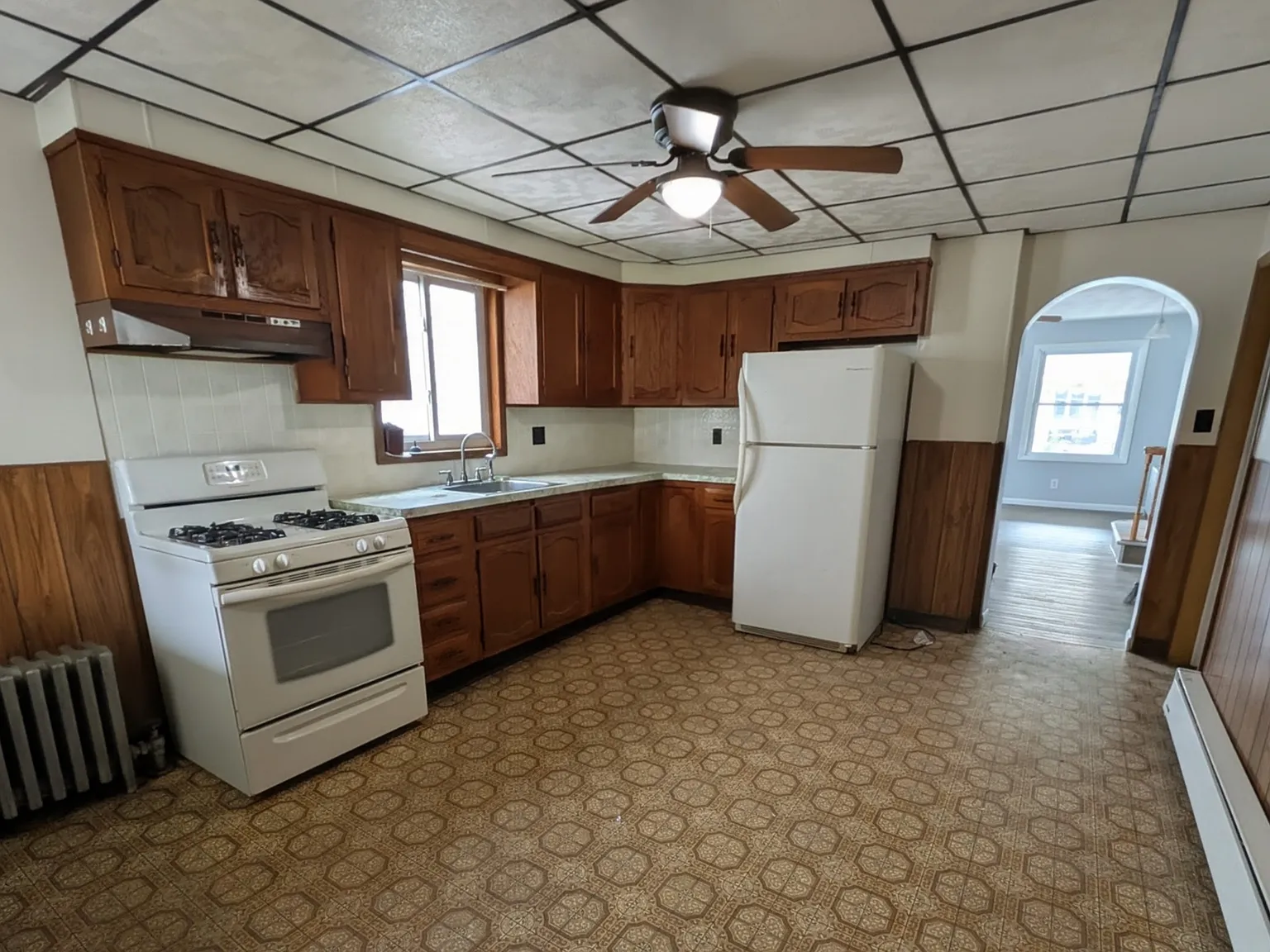 3 bed, $1,400 — Photo 3
