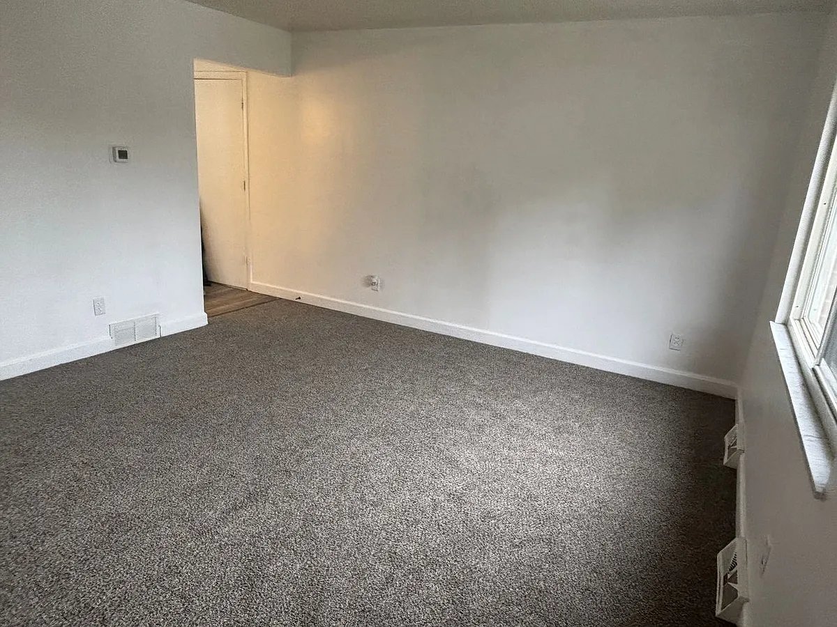 Building Photo - 507-509 Goshen Ct #509