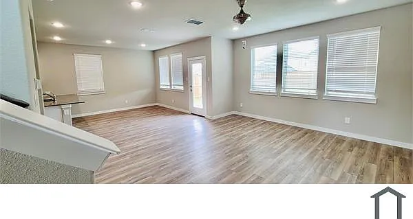 2533 Gaulding St — Photo 5
